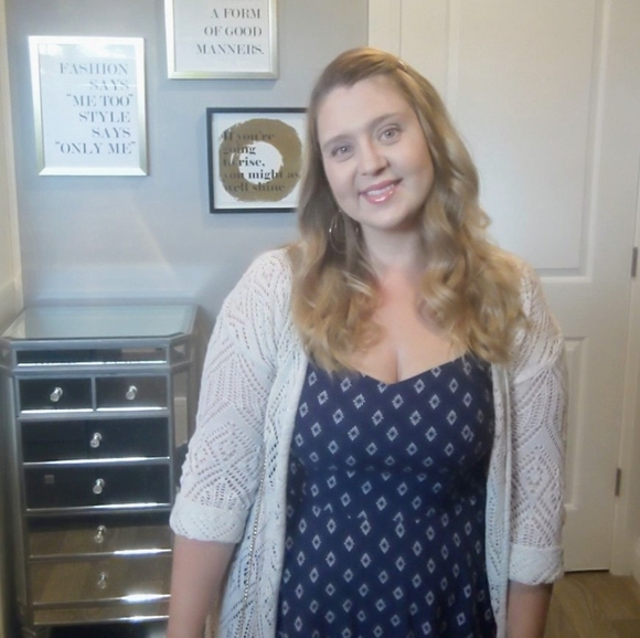 Meet your Posher, Allison - Picture 1 of 1